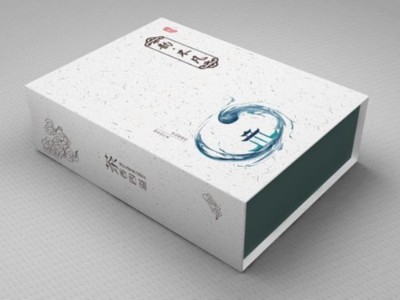 禮品盒廠家設(shè)計了一款，具有實用性和精美的茶葉包裝盒